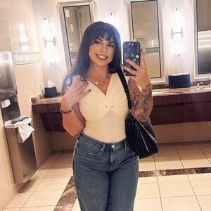 Meet your Posher, Norena